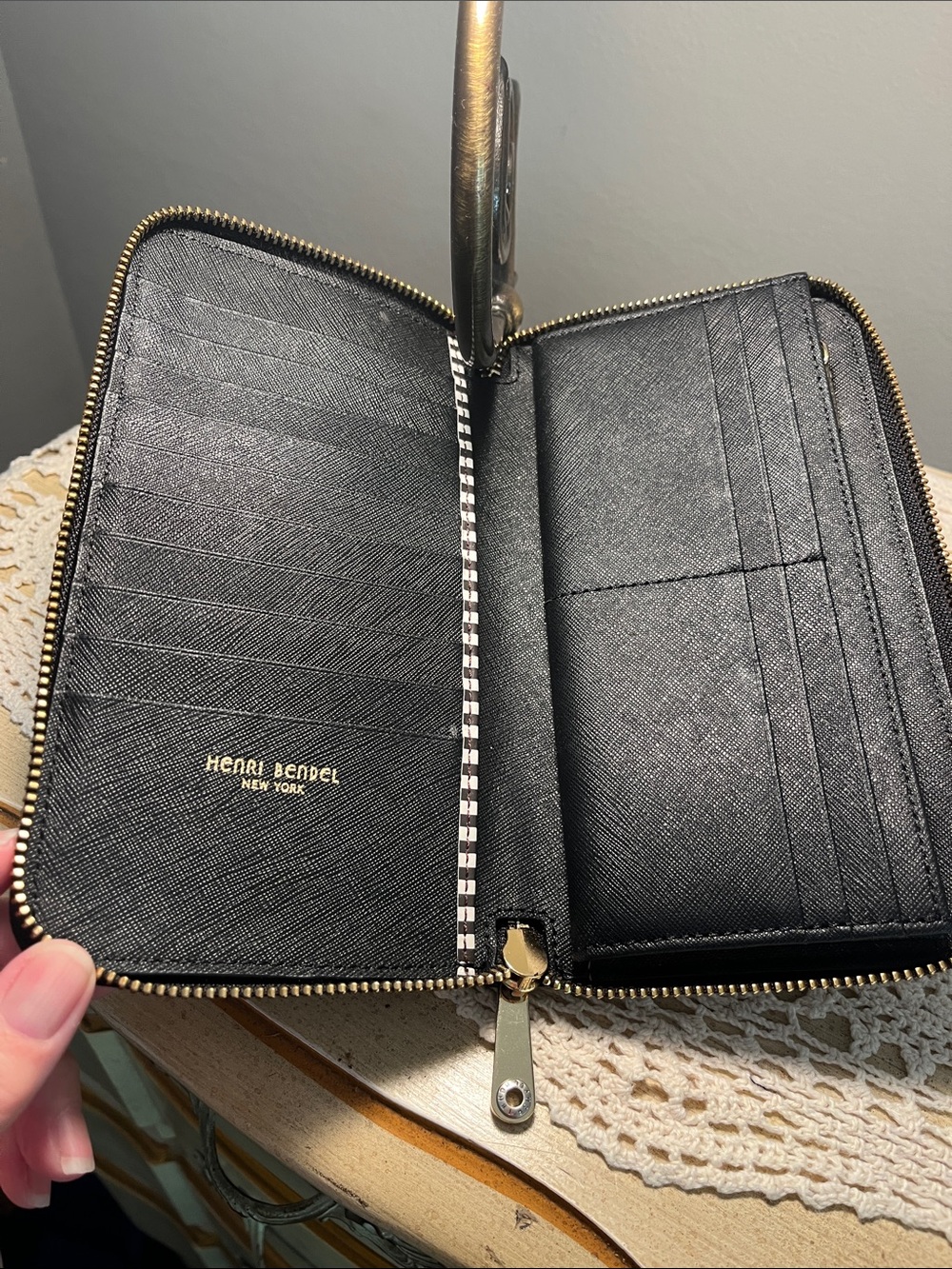 Henri Bendel Black Saffiano Leather Long Wallet Bright Gold Zip Closure Gorgeous - Picture 9 of 10